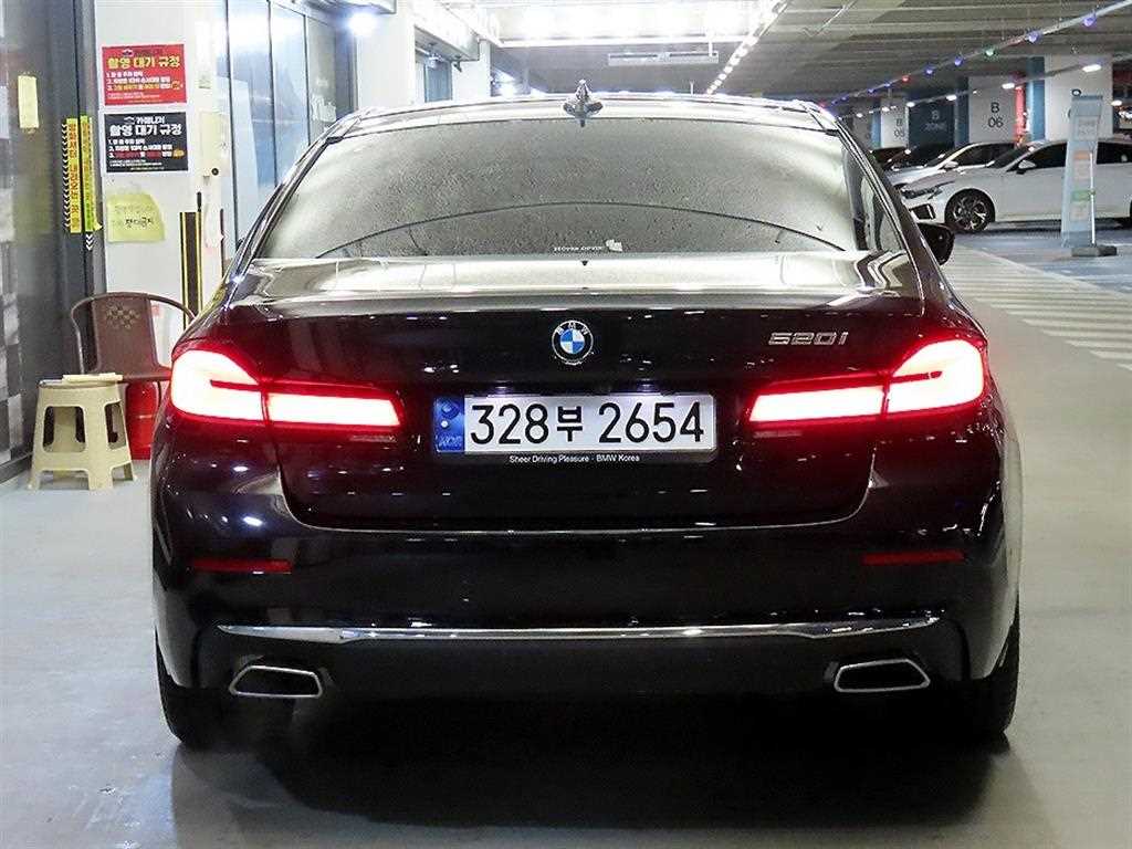 BMW 5 Series - Vista 5