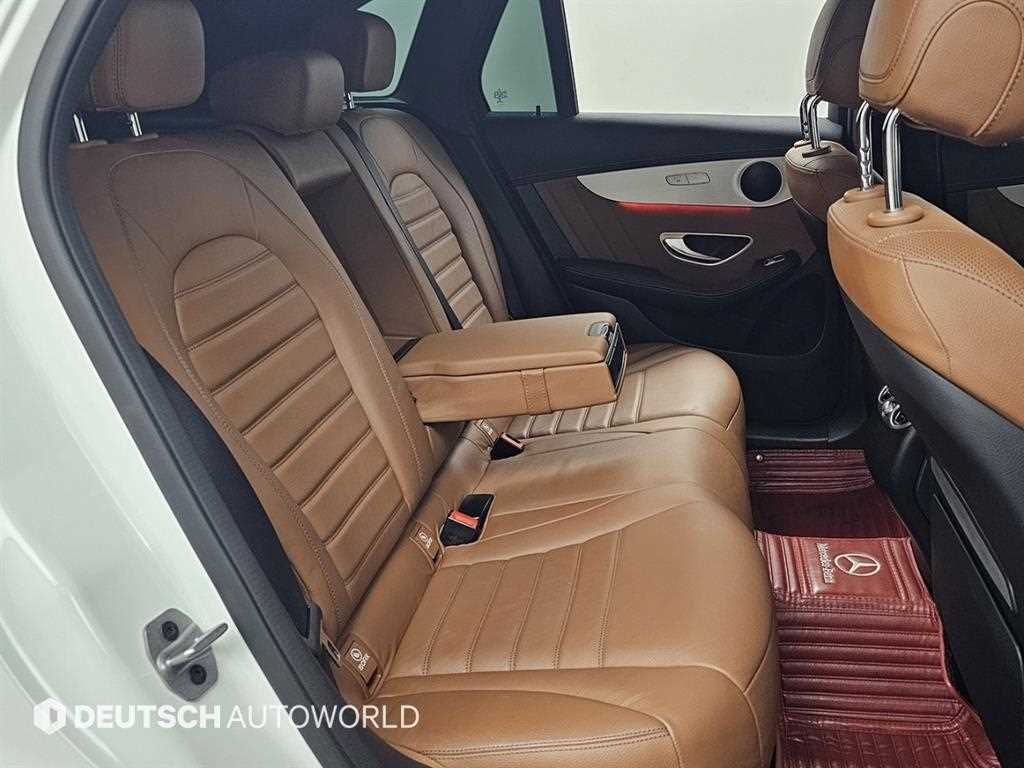 Mercedes Benz GLC Class - Vista 12