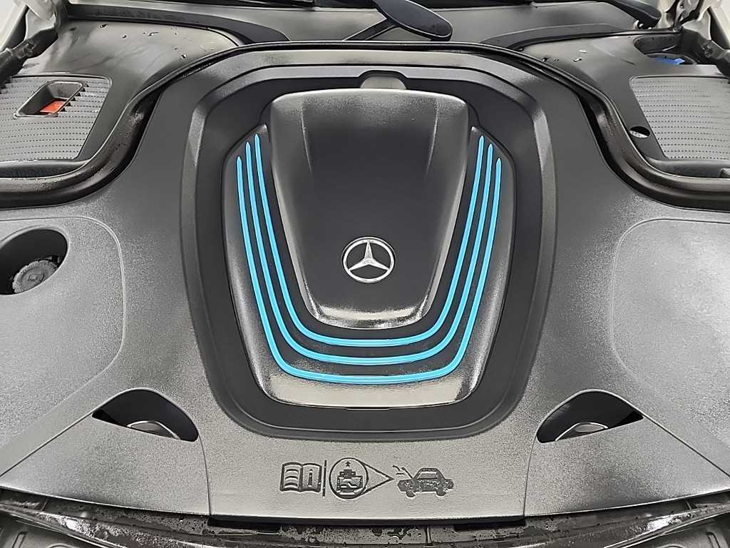 Mercedes Benz EQC - Vista 5