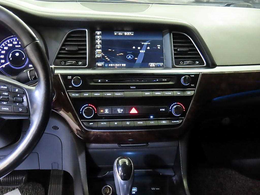 HYUNDAI Aslan - Vista 11