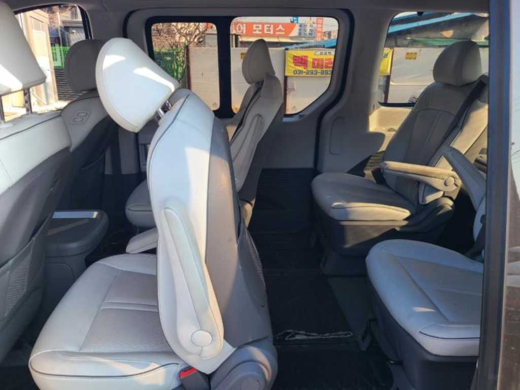 HYUNDAI Staria - Vista 6