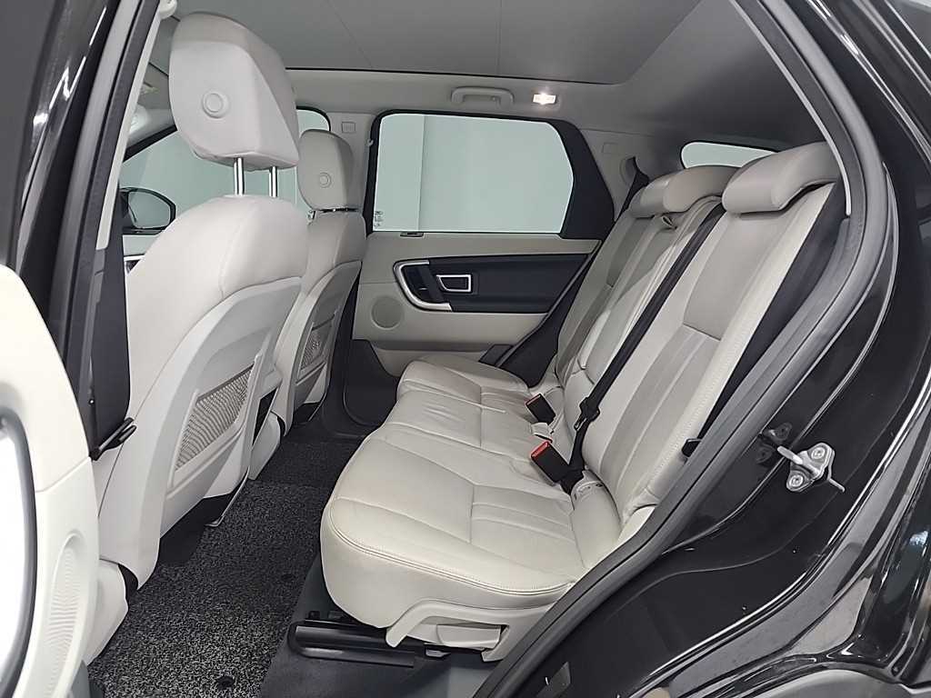 Land Rover Discovery Sports - Vista 12