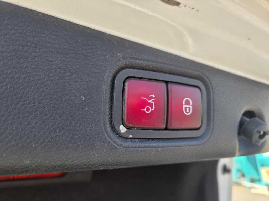 Mercedes Benz E class - Vista 9