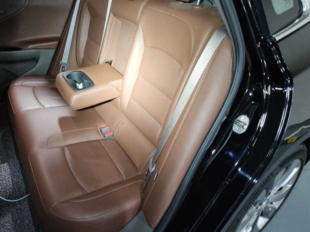 Chevrolet Malibu - Vista 10