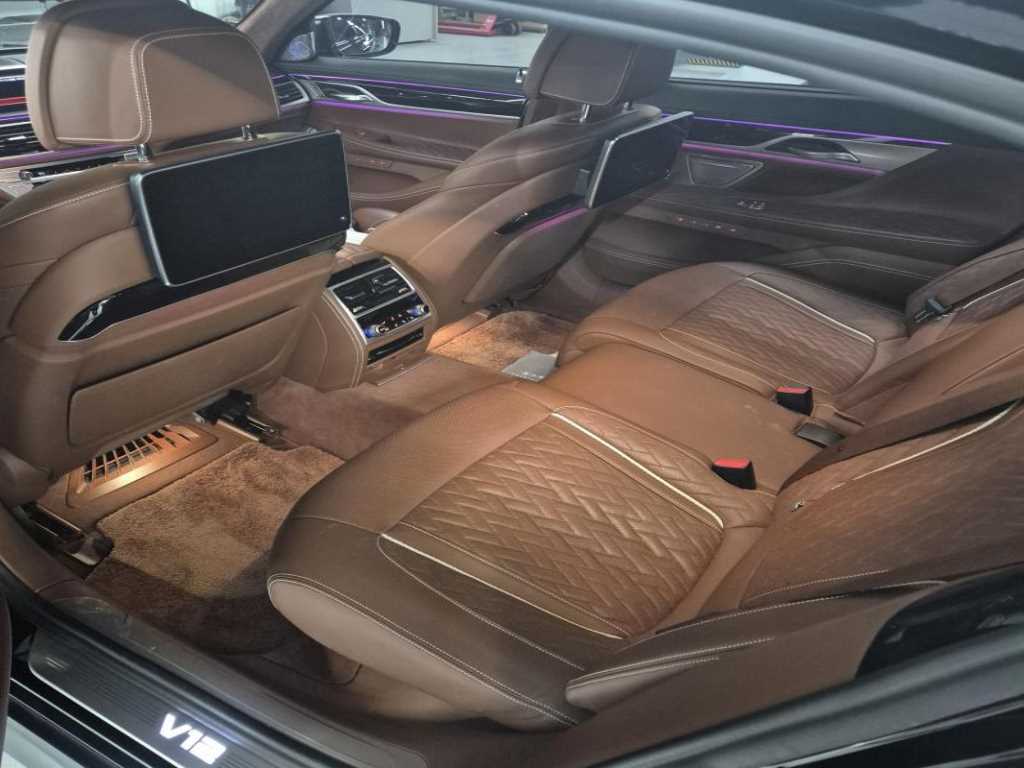 BMW 7 Series - Vista 6