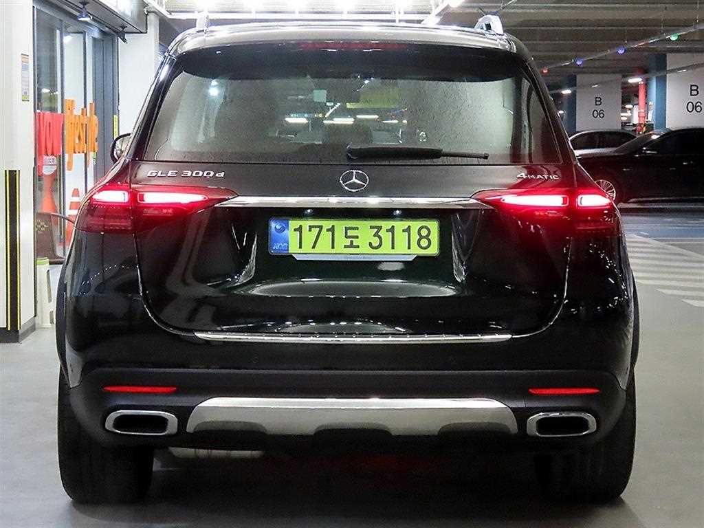 Mercedes Benz GLE Class - Vista 5