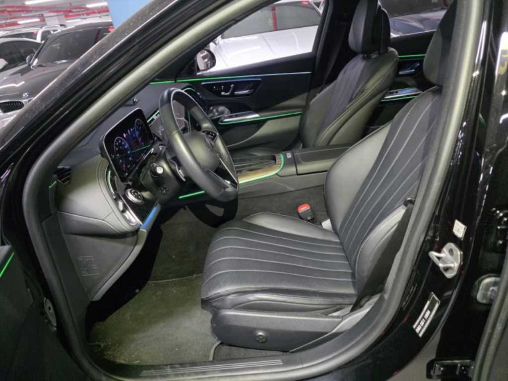 Mercedes Benz E class - Vista 8