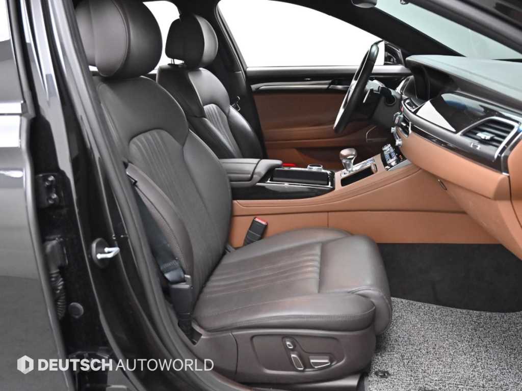 Genesis G90 - Vista 10