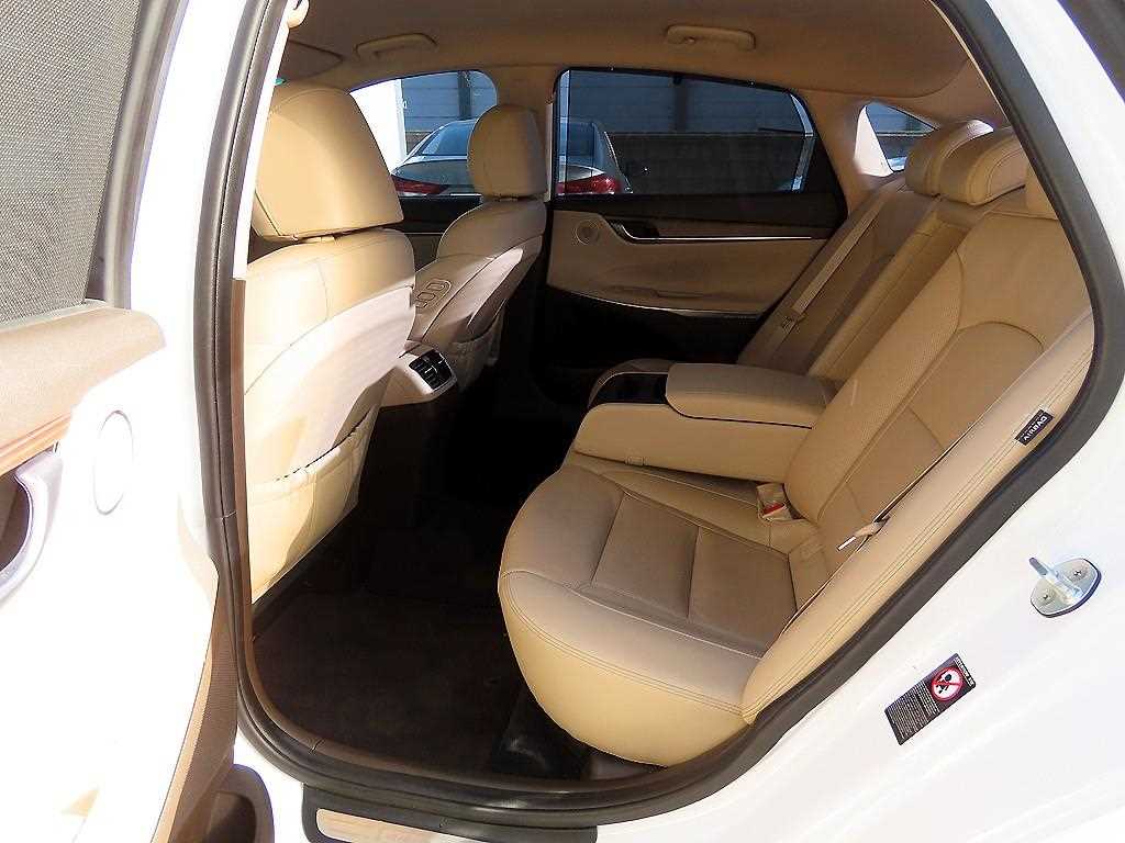 HYUNDAI Grandeur - Vista 6