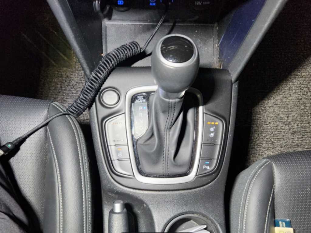 HYUNDAI Kona - Vista 6