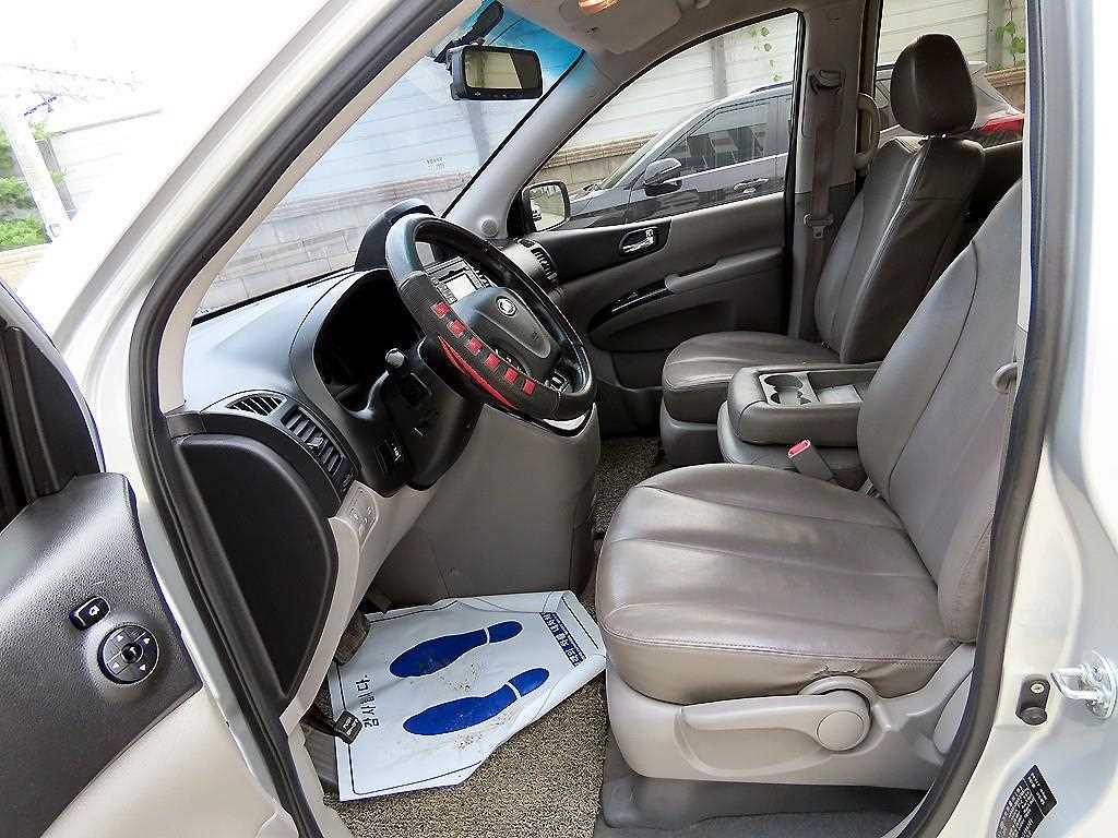 KIA Carnival - Vista 5
