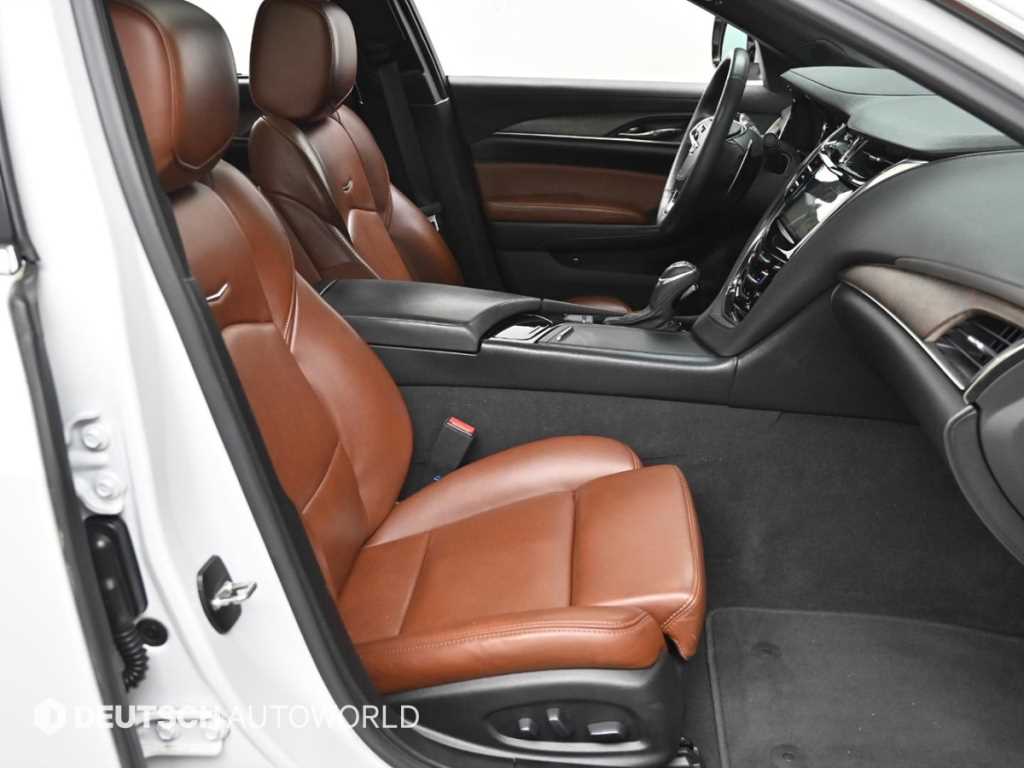 Cadillac CTS - Vista 10