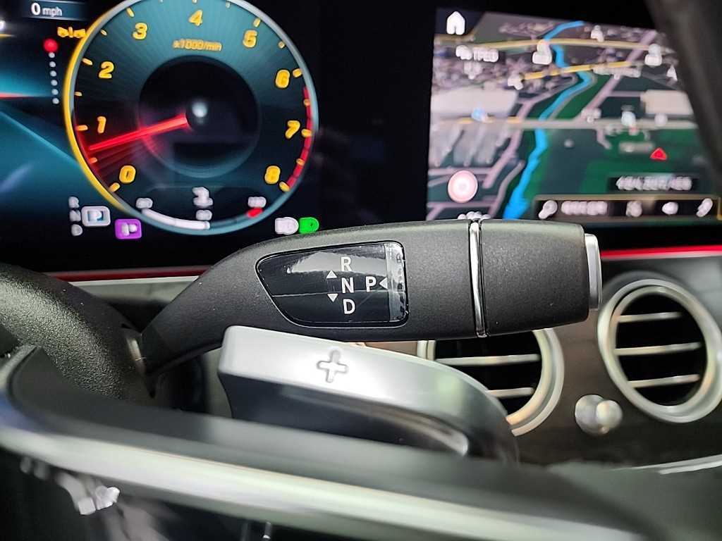 Mercedes Benz E class - Vista 8