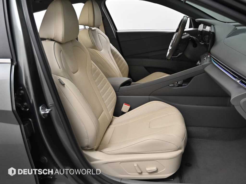 HYUNDAI Avante - Vista 10