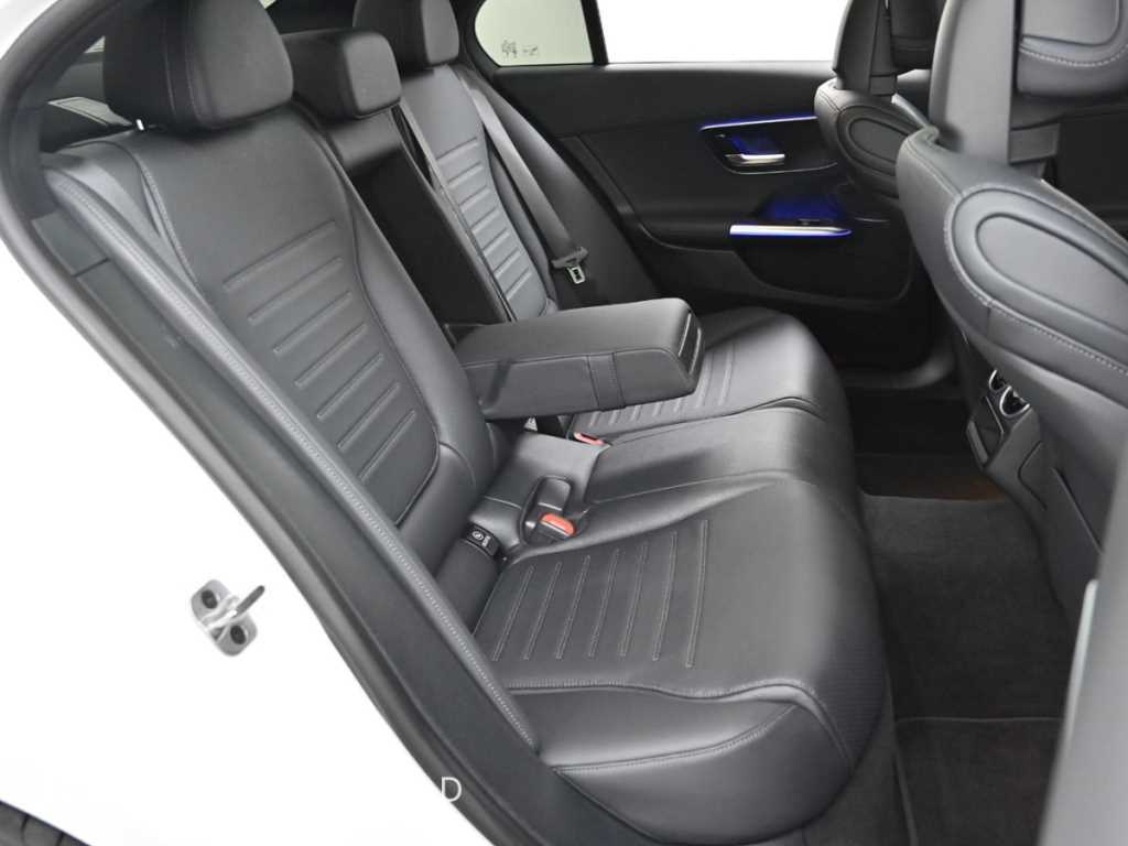 Mercedes Benz C Class - Vista 12