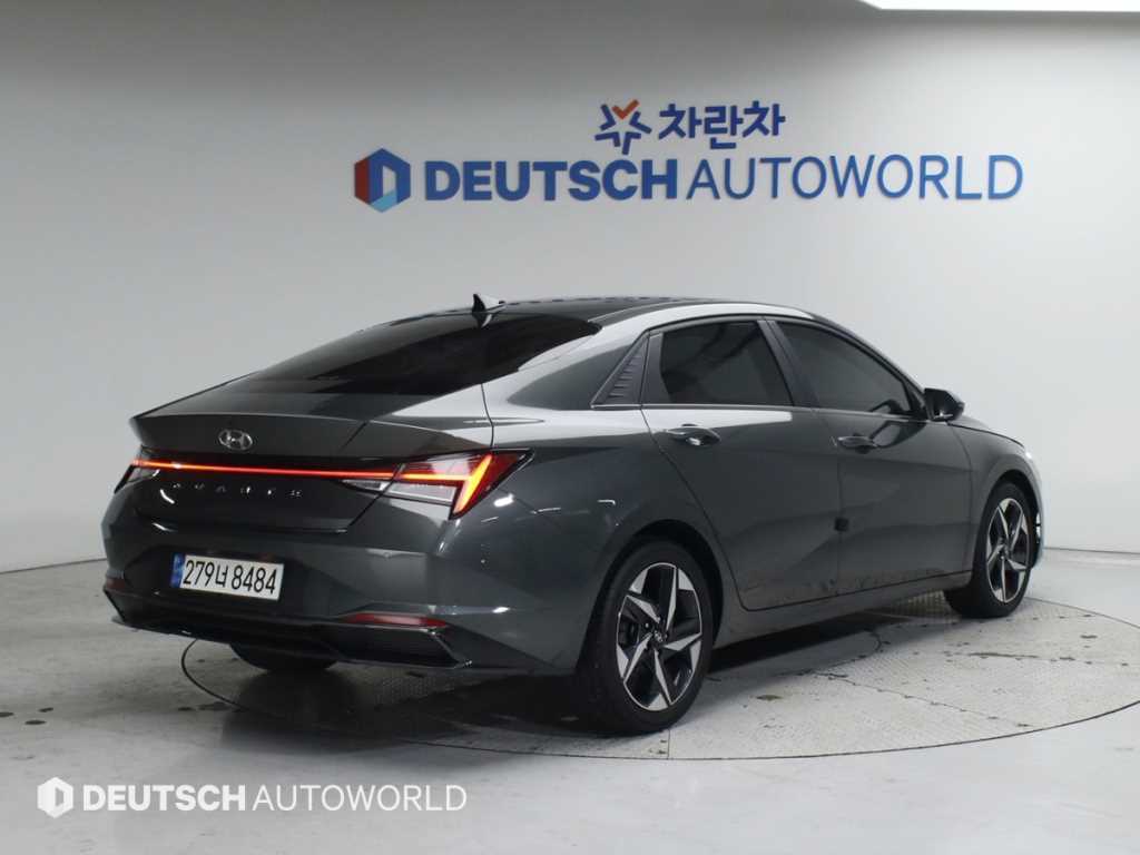 HYUNDAI Avante - Vista 3