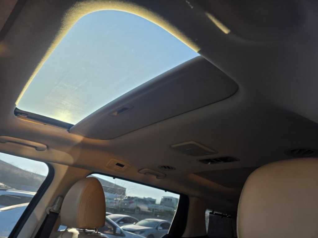 KIA Carnival - Vista 9