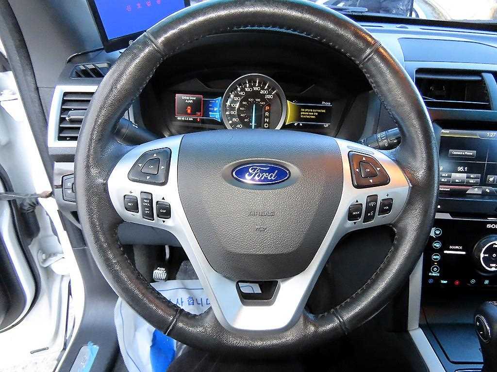 Ford Explorer - Vista 8