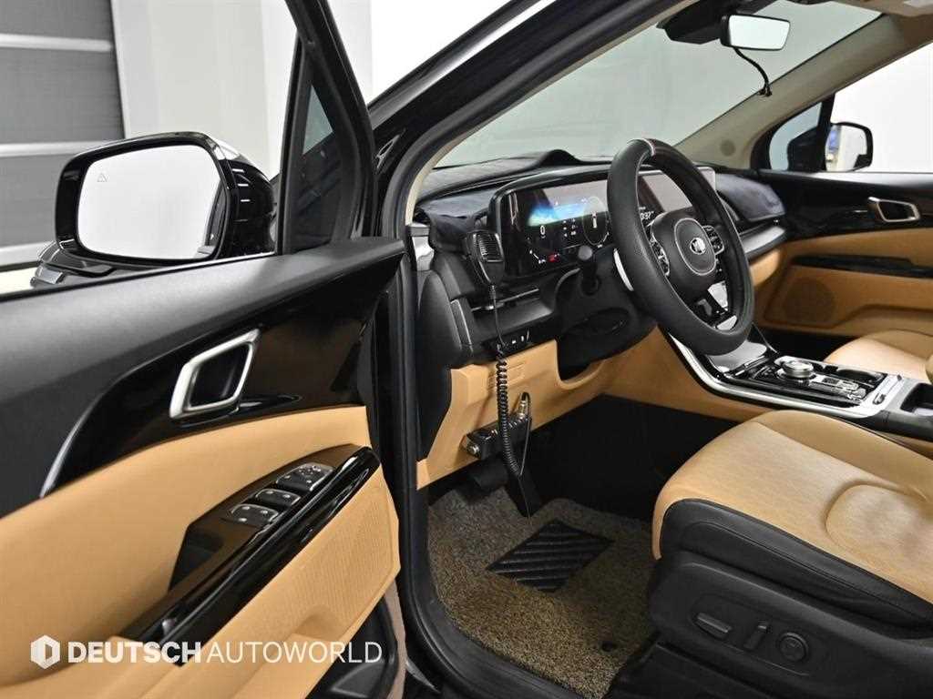 KIA Carnival - Vista 11