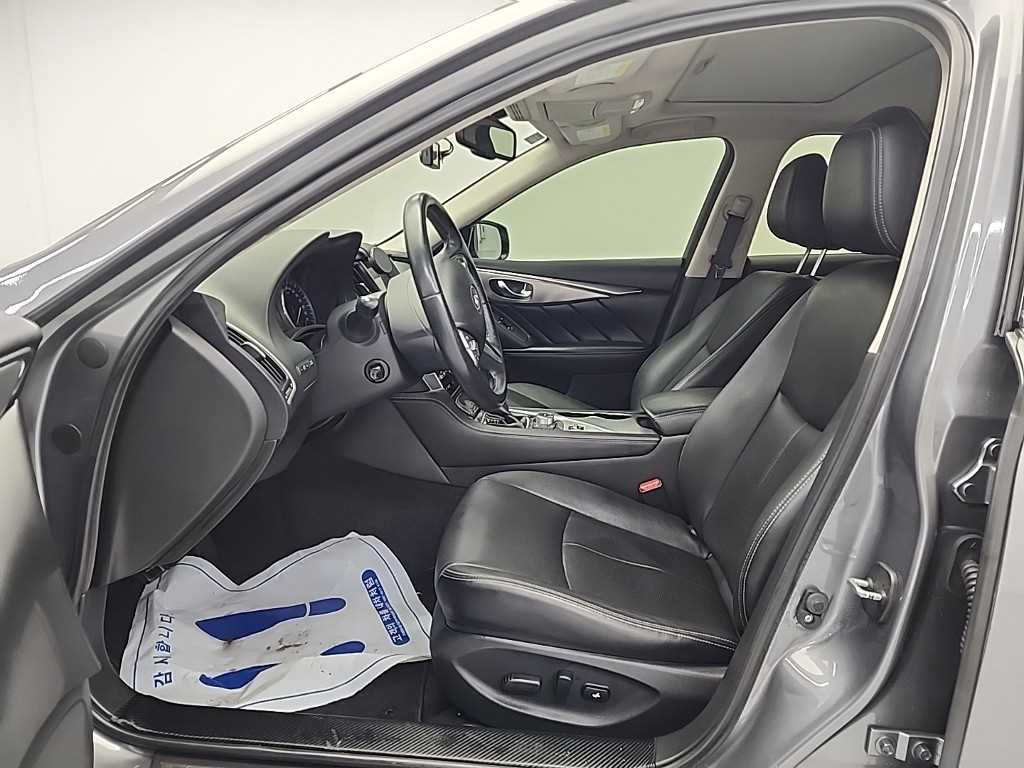 Infiniti Q - Vista 11