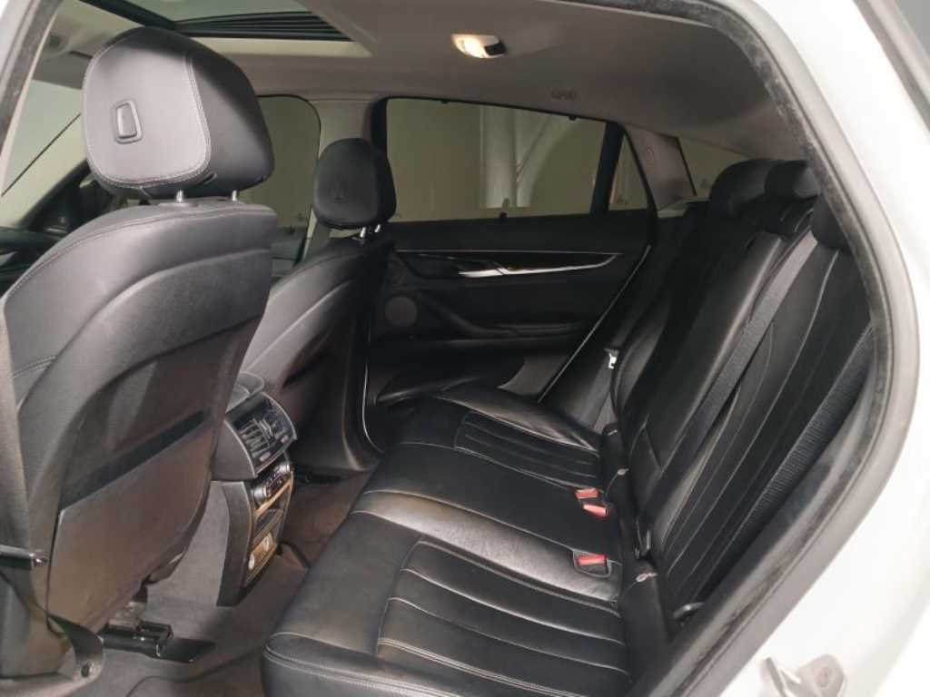 BMW X6 - Vista 8