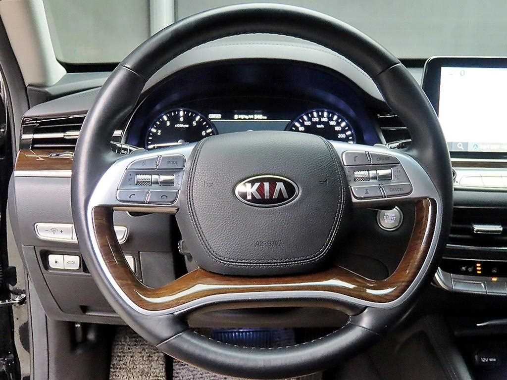 KIA K9 - Vista 9