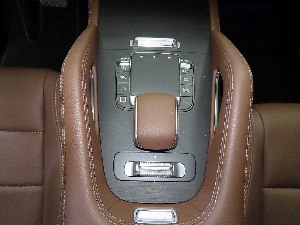 Mercedes Benz GLE Class - Vista 12