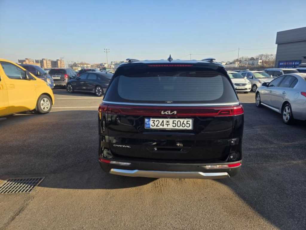 KIA Carnival - Vista 5