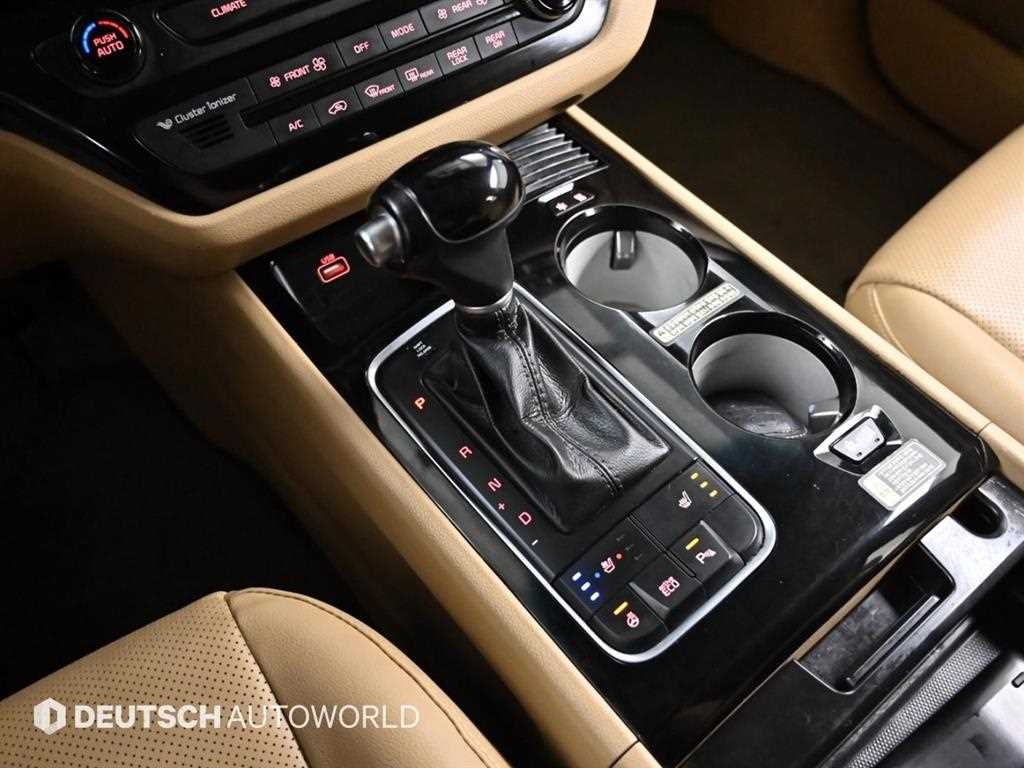 KIA Carnival - Vista 9