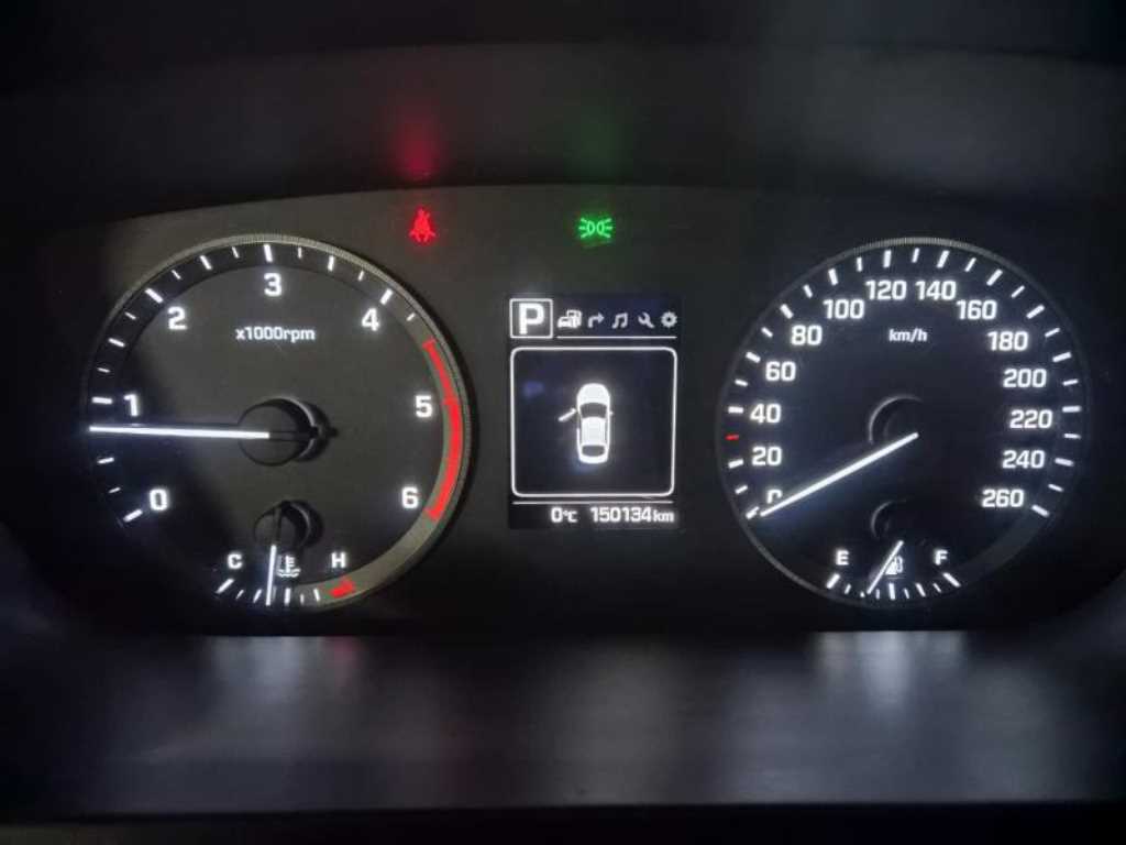 HYUNDAI Sonata - Vista 4