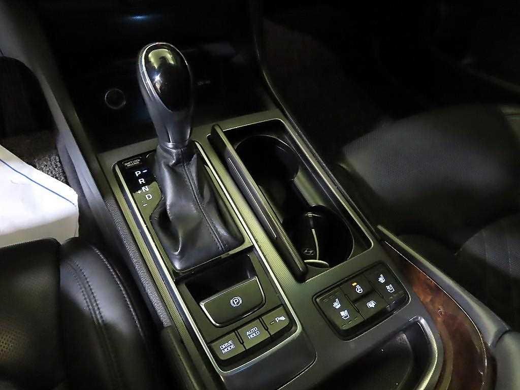 HYUNDAI Aslan - Vista 12