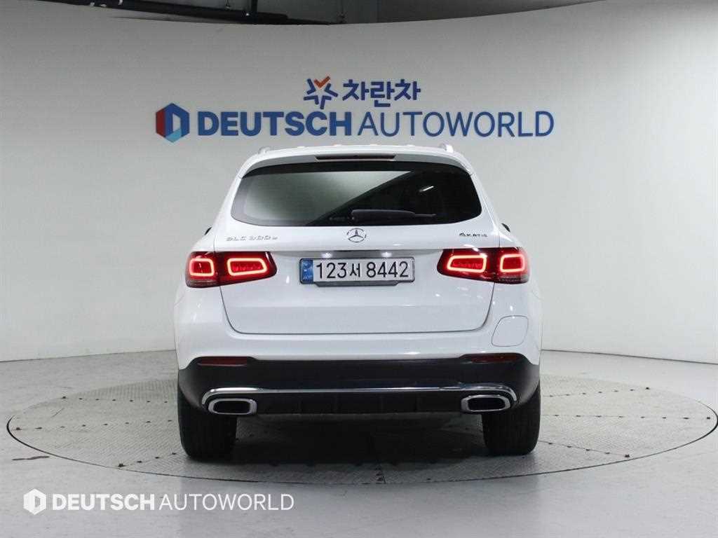 Mercedes Benz GLC Class - Vista 4