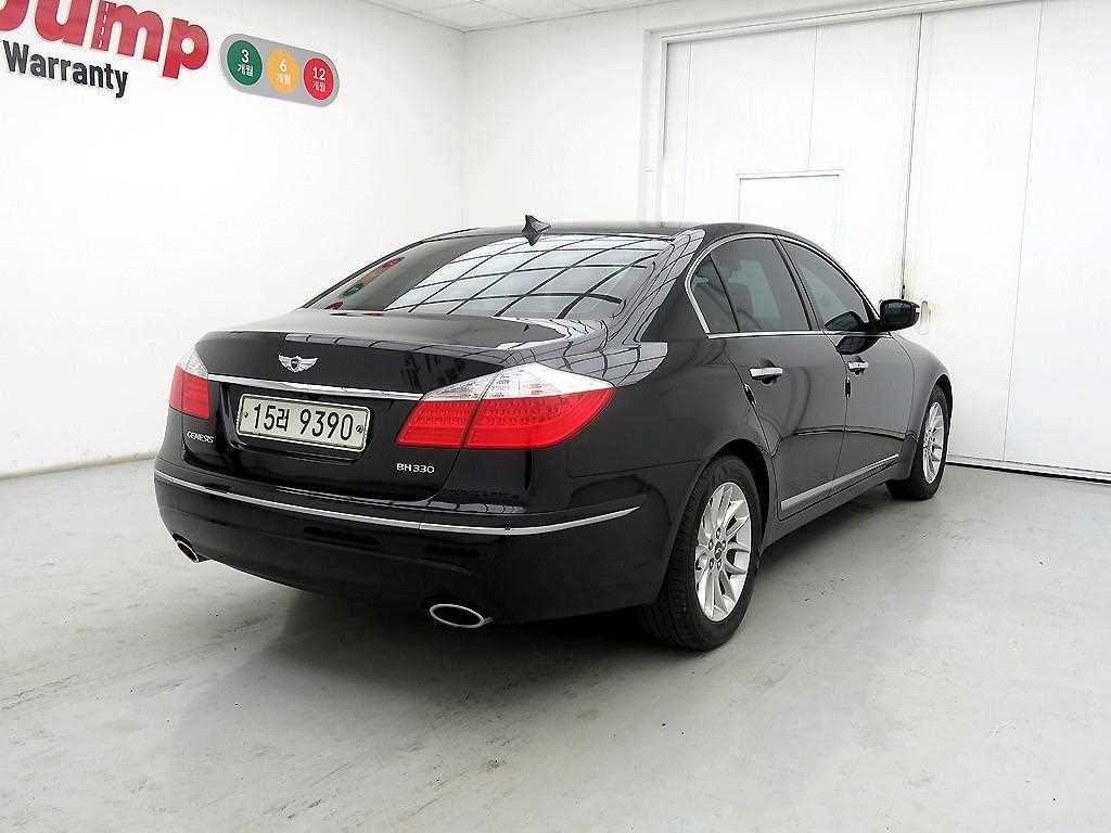 HYUNDAI Genesis - Vista 4