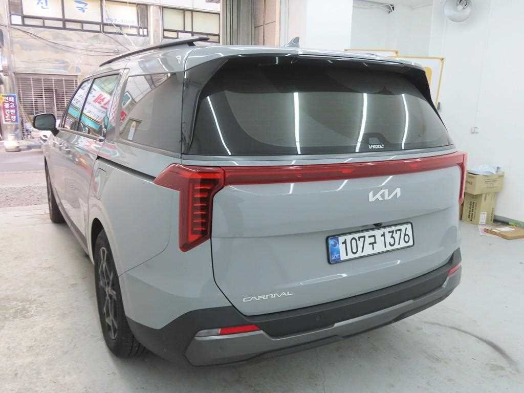 KIA Carnival - Vista 4