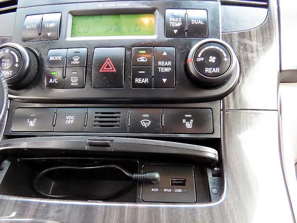 KIA Carnival 2012 Plateado - Importación desde Corea - HF Imports Iquique - Foto 14