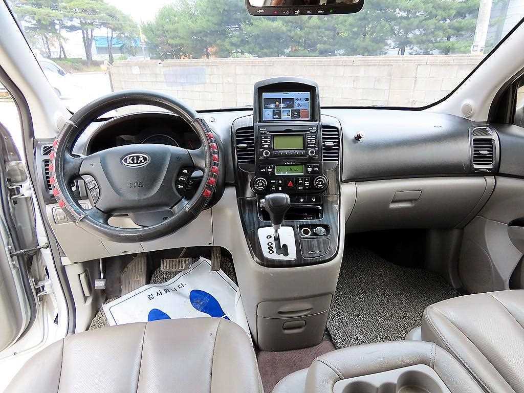 KIA Carnival - Vista 10