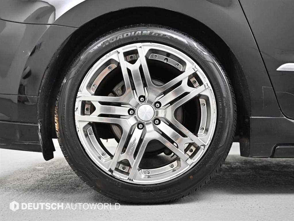 KIA Carnival - Vista 5