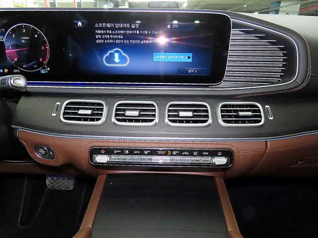 Mercedes Benz GLE Class - Vista 11