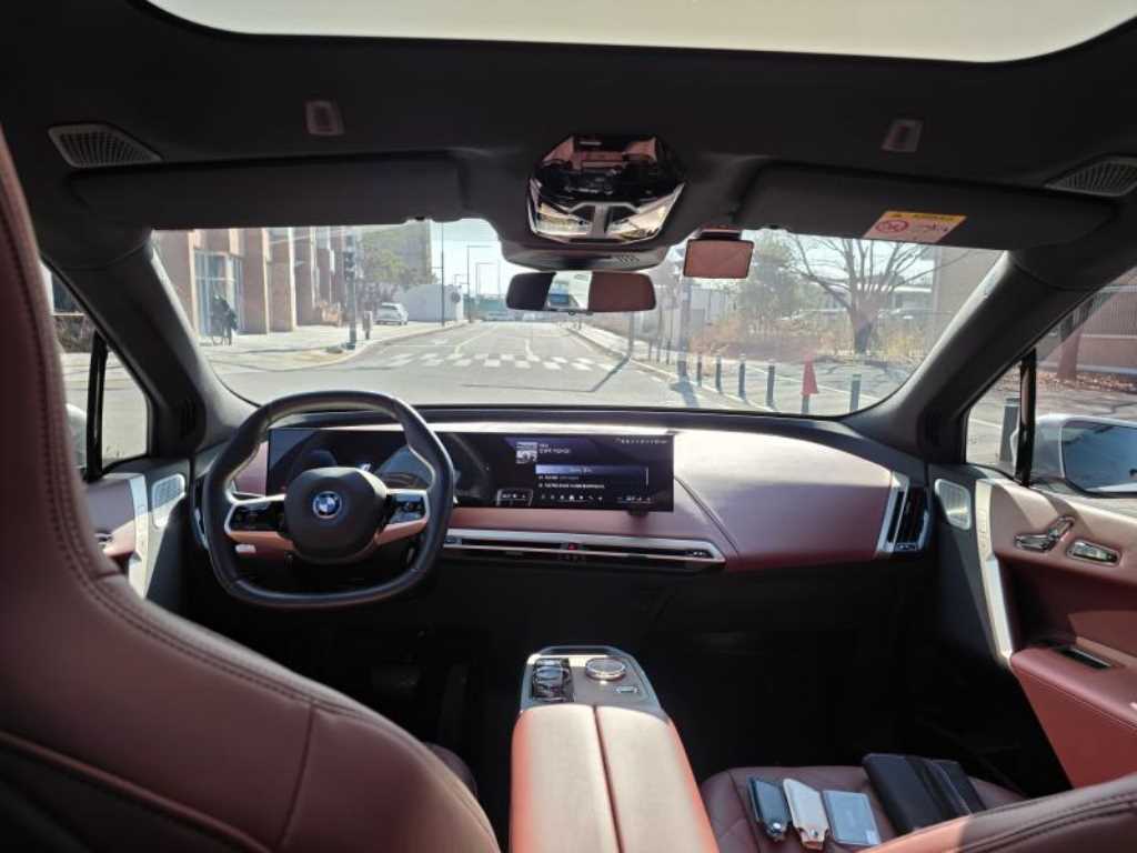 BMW iX 2024 Blanco - Importación desde Corea - HF Imports Iquique - Foto 16