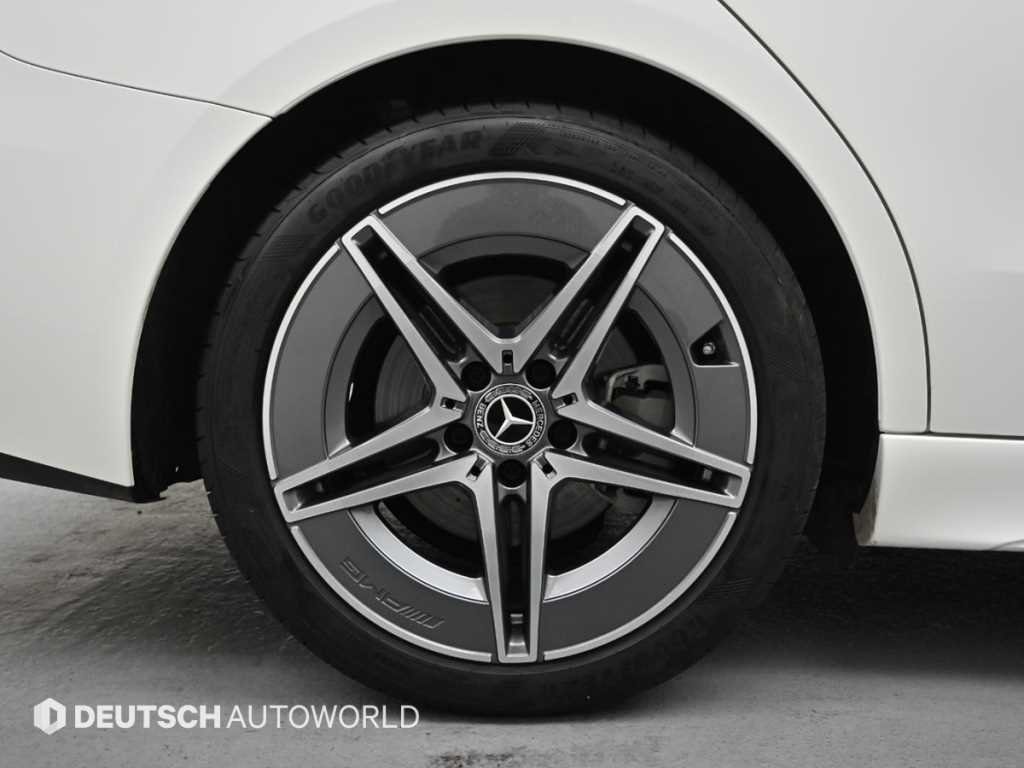 Mercedes Benz C Class - Vista 5