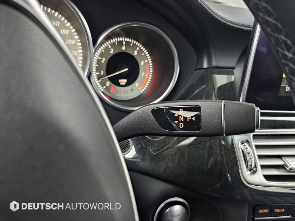 Mercedes Benz CLS Class - Vista 9