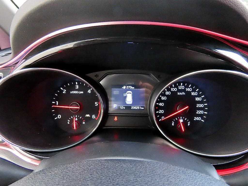 KIA Carnival - Vista 10