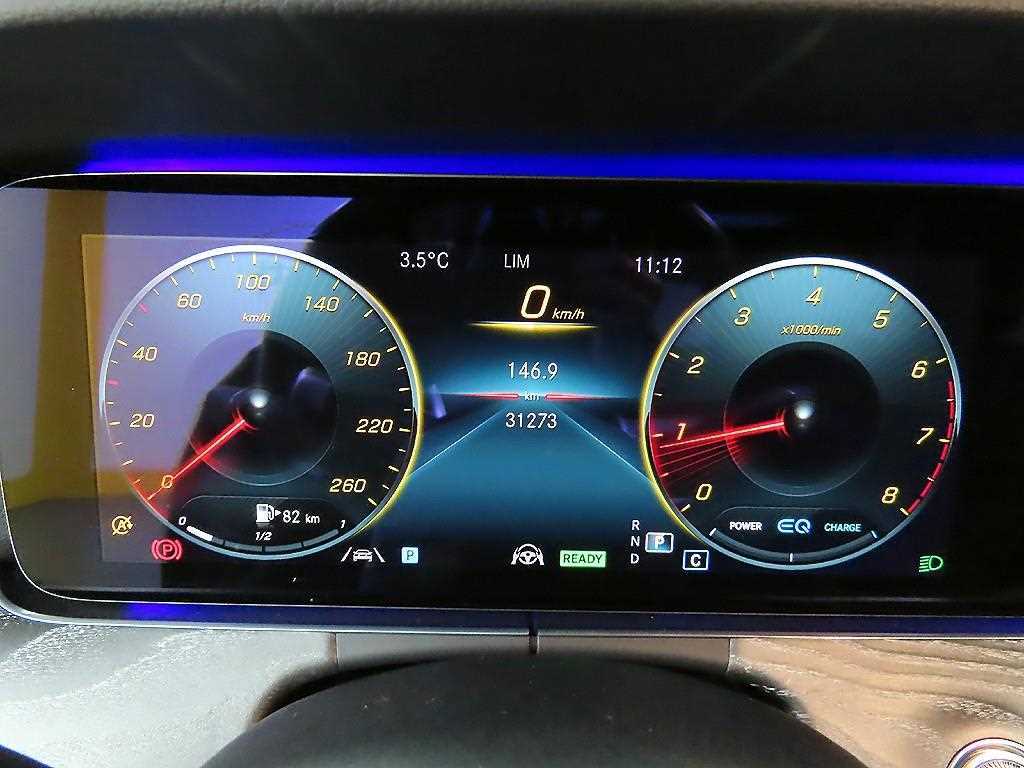 Mercedes Benz E class - Vista 8