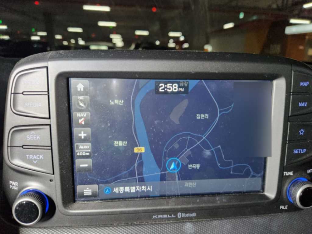 HYUNDAI Kona - Vista 8