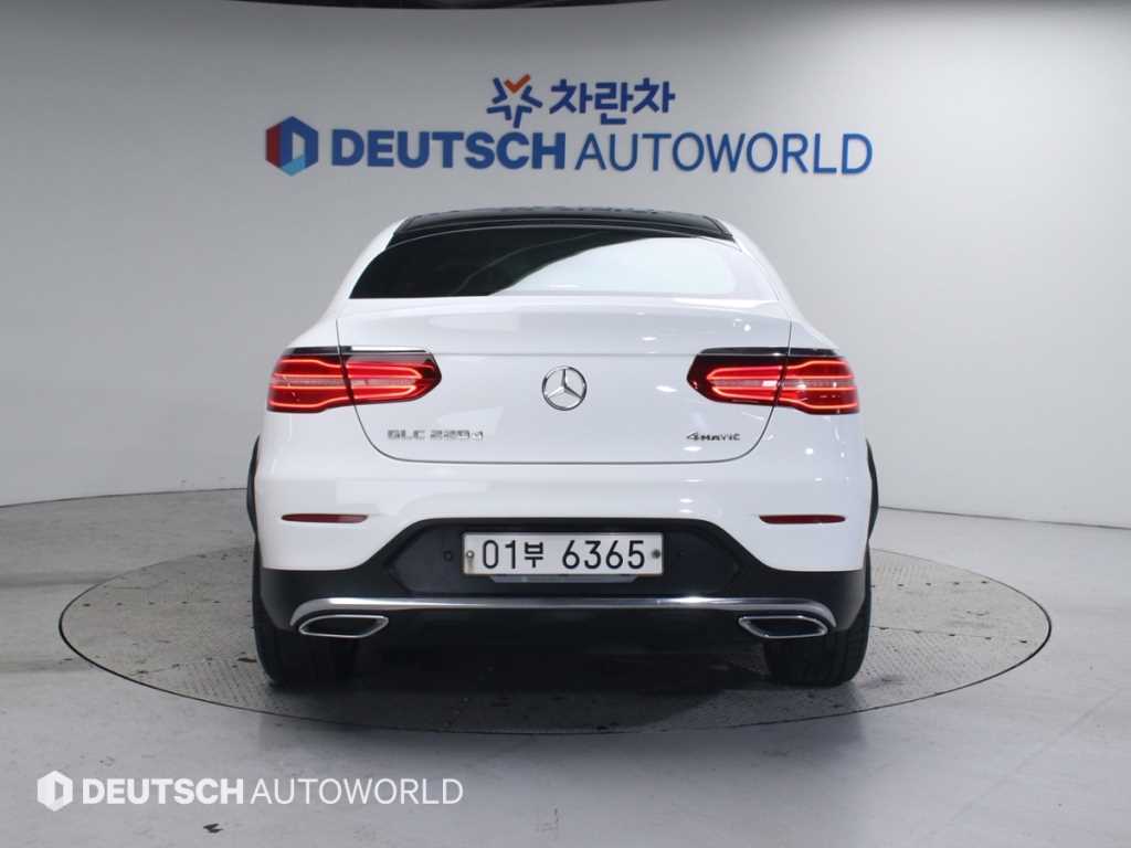 Mercedes Benz GLC Class - Vista 4