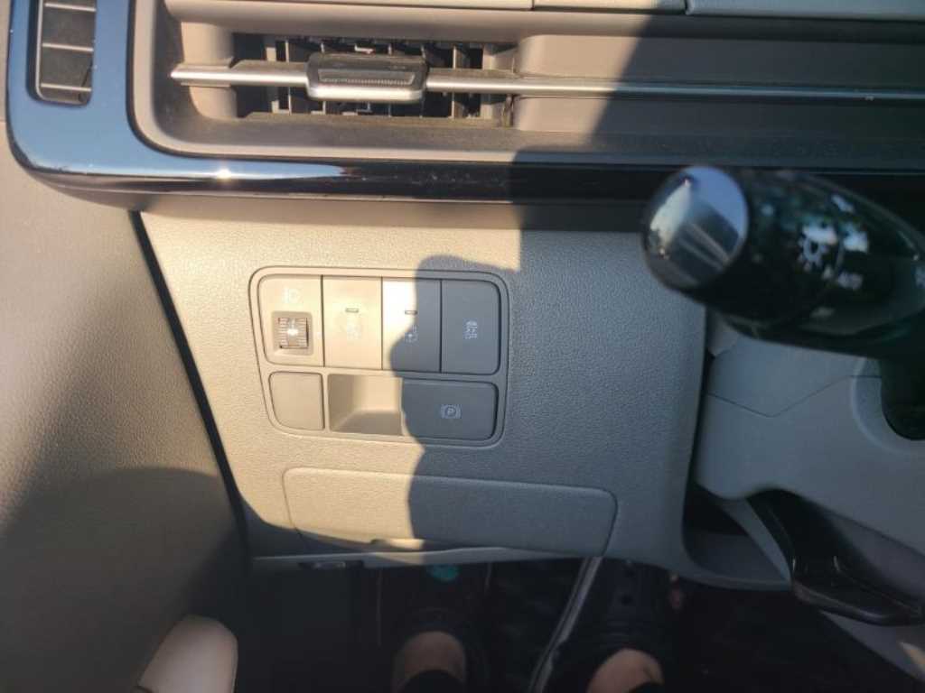 HYUNDAI Staria - Vista 11