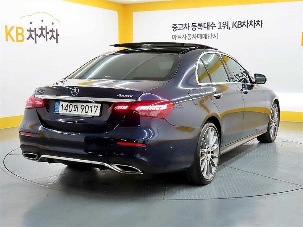 Mercedes Benz E class - Vista 4
