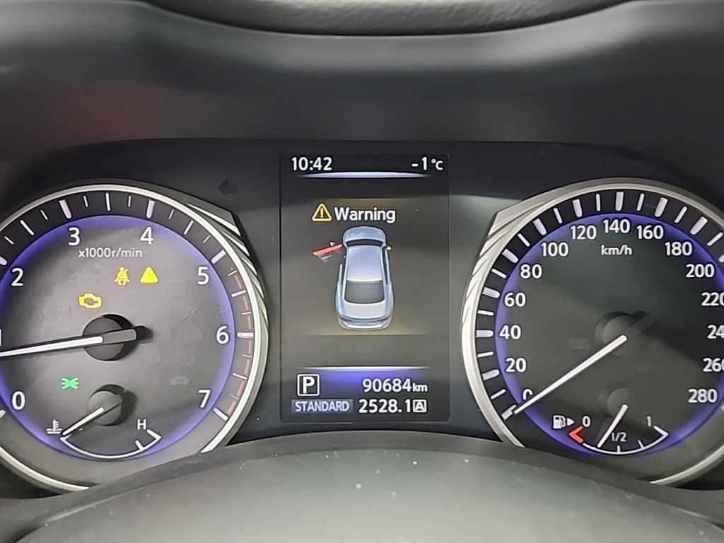 Infiniti Q - Vista 6