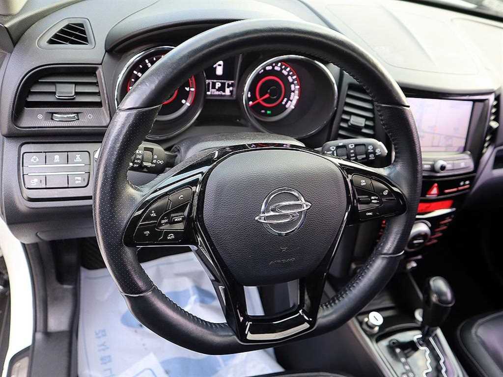 Ssangyong Tivoli - Vista 8