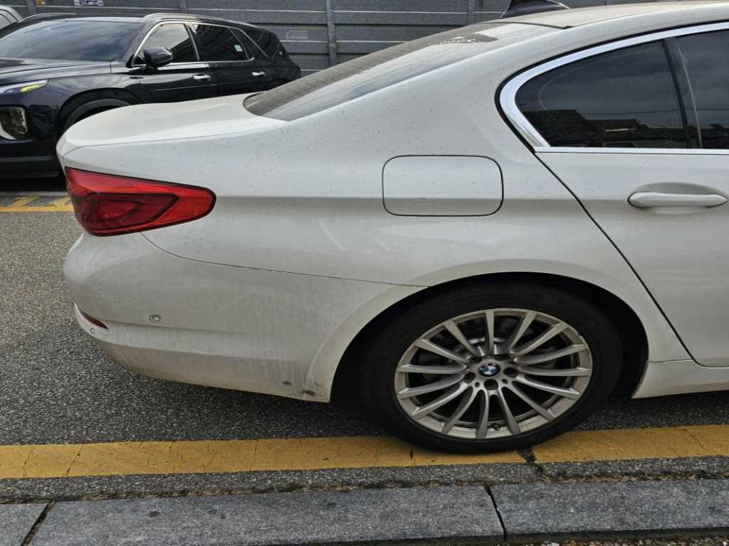 BMW 5 Series - Vista 5